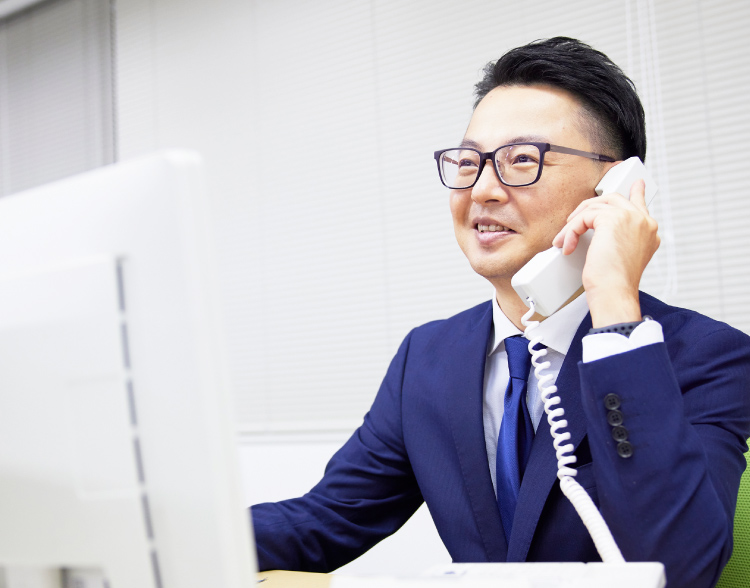 INTERVIEW 5 営業本部 営業推進部 販売推進課(課長) A.Y 2002年入社(経営学科卒)